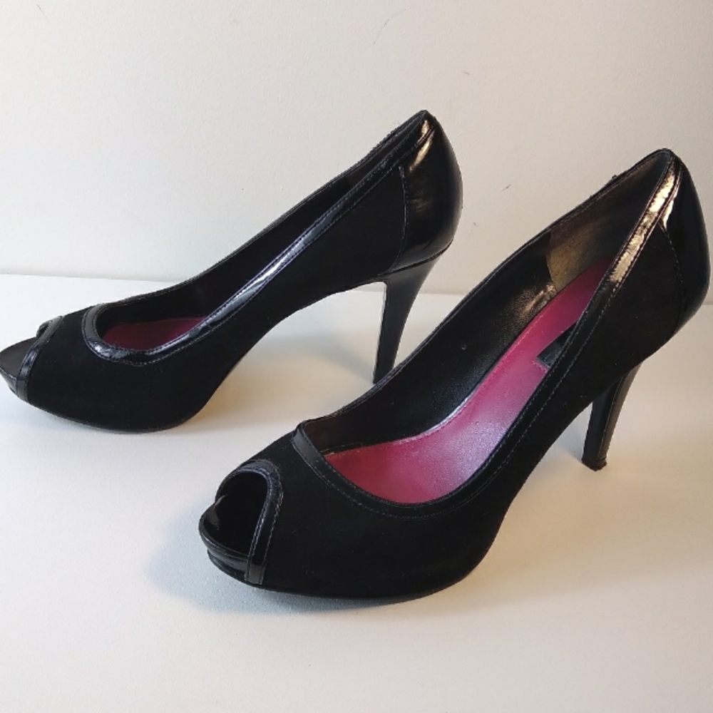 Bandolino Black Suede & Patent Leather Peep Toe High Heels Shoes Size 7